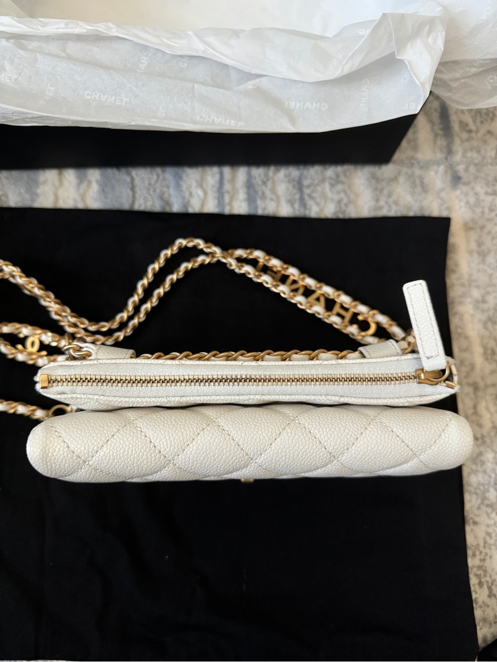 Chanel White Quilted Leather Waist Bag - Gold Hardware & CC Logo - Picture 8 of 11